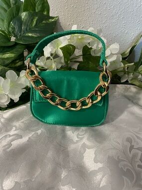 PrettyLittleThing Green Satin Mini Bag Chunky Gold Chain Y2K